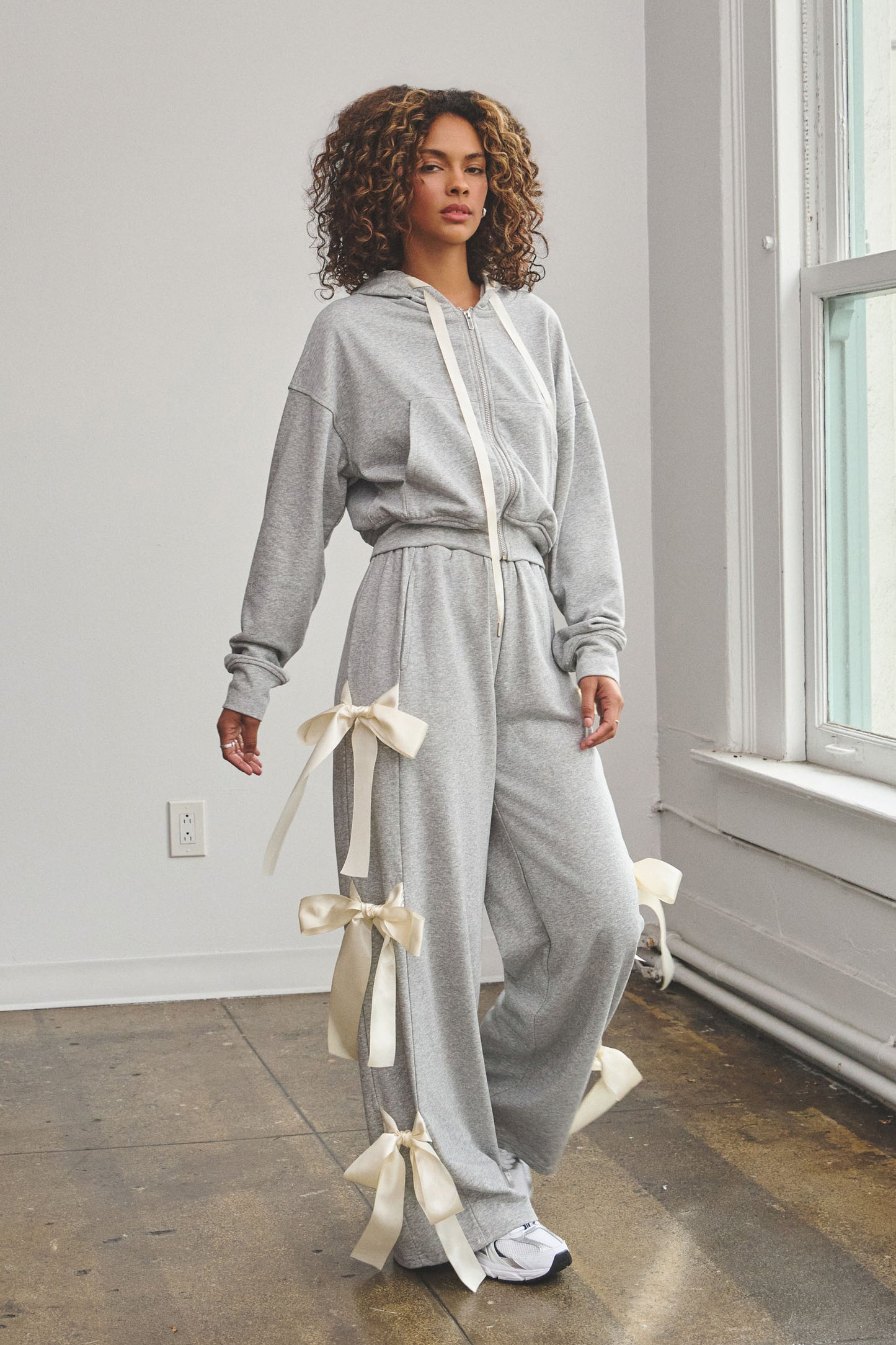 Big Ribbon Zip-Up Hoodie